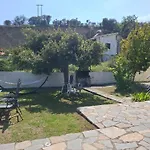 Kristi Villa