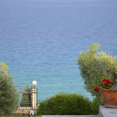 Kristi Loutra Elevtheron